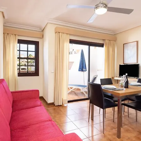 Sea & Sun Oceanfront Daire